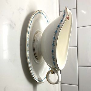 Harmony House Mount Vernon Gravy Boat and Underplate